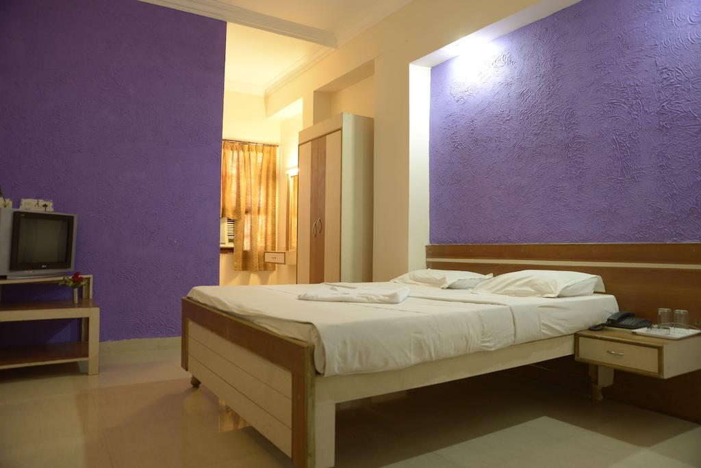 Hotel Sri Sai Krupa 海得拉巴 客房 照片