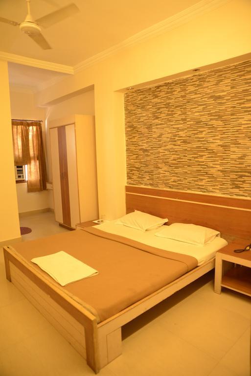 Hotel Sri Sai Krupa 海得拉巴 客房 照片