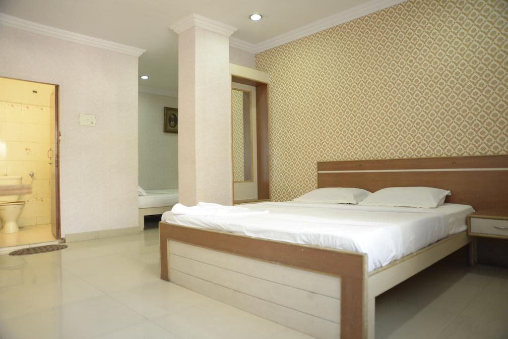 Hotel Sri Sai Krupa 海得拉巴 客房 照片